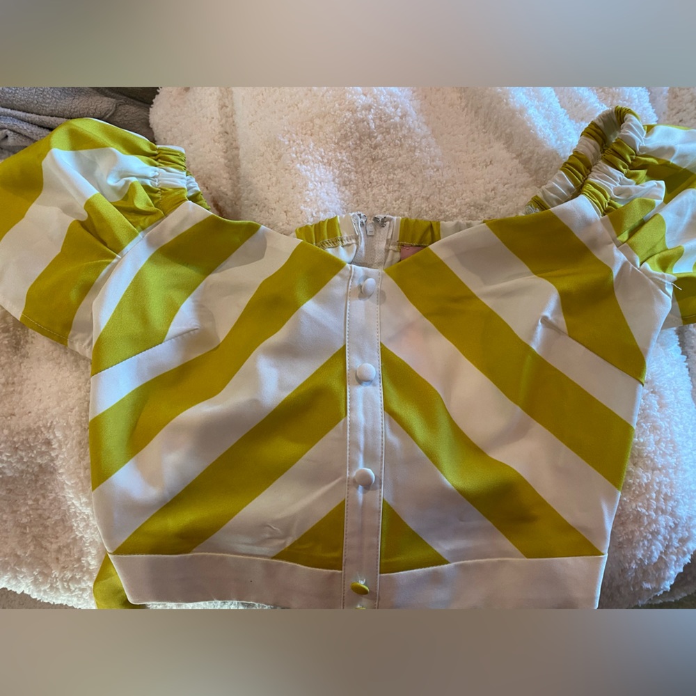 Yellow/Gold and white blouse